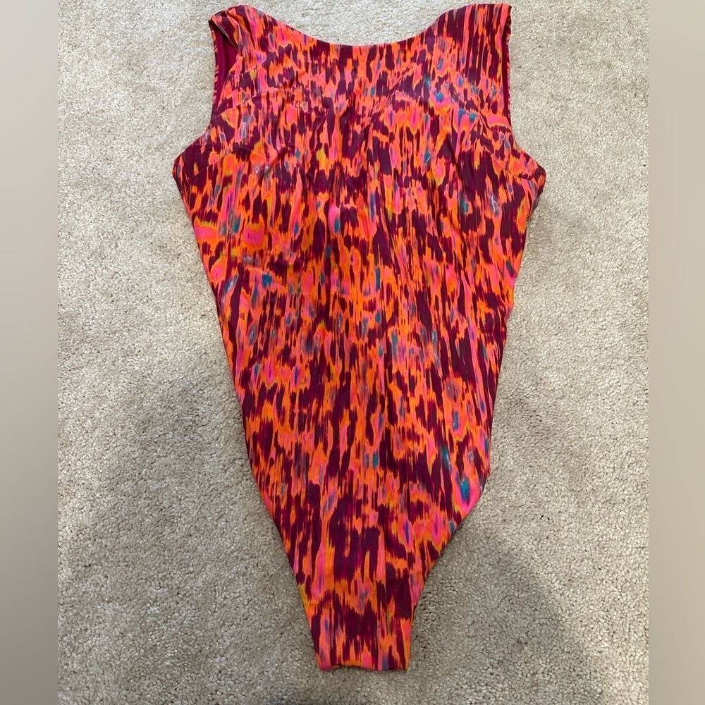 Lululemon Waterside High-Neck One-Piece Swimsuit Harmonize Fluro Pink Multi M - Picture 3 of 4